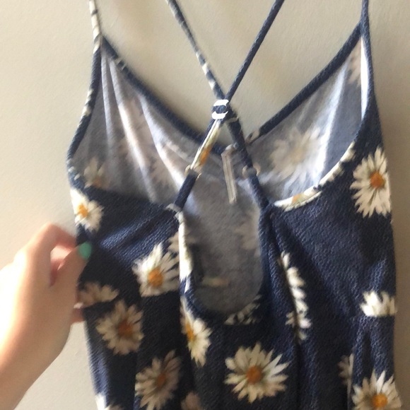 URBAN OUTFITTERS daisy dress - Picture 4 of 5